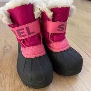 Girls Sorel pink/black winter boots